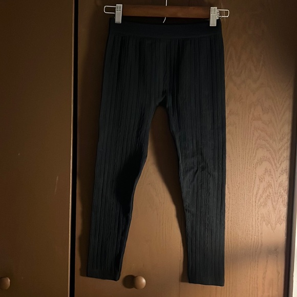 Squeeze Pants - Black capri leggings